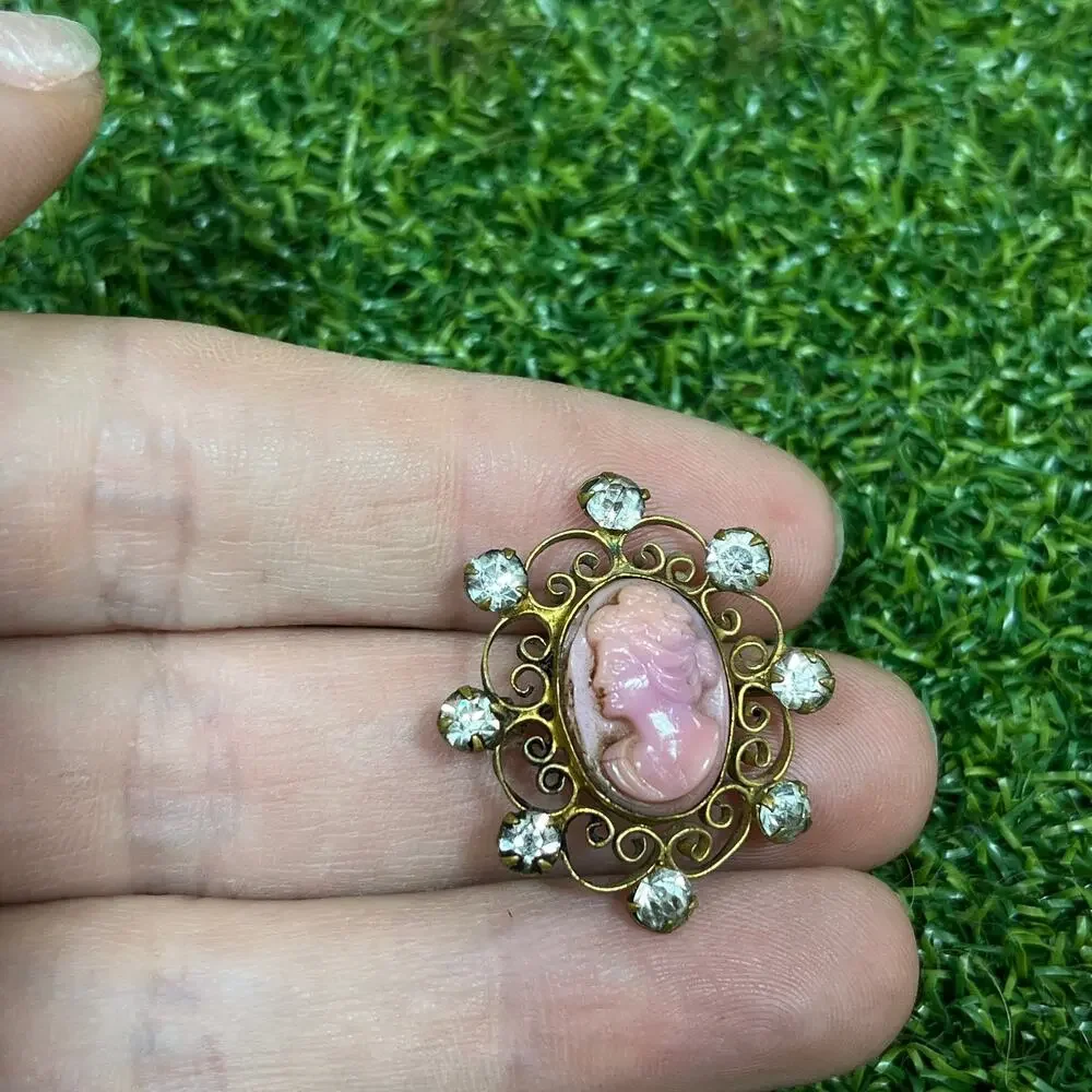 Vintage Gold Tone Pink Profile Portrait Cameo Filigree Brooch